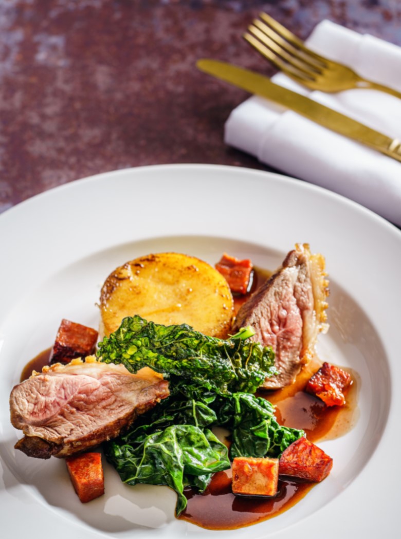 sebastian-coman-photography-CRoAeTh5S_I-unsplash